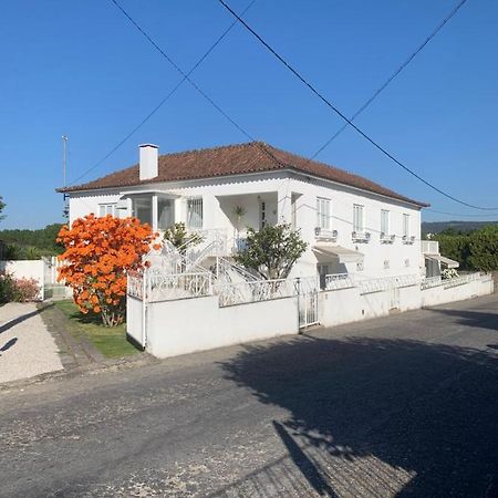 Casa Das Uveiras Pacos de Ferreira Ngoại thất bức ảnh